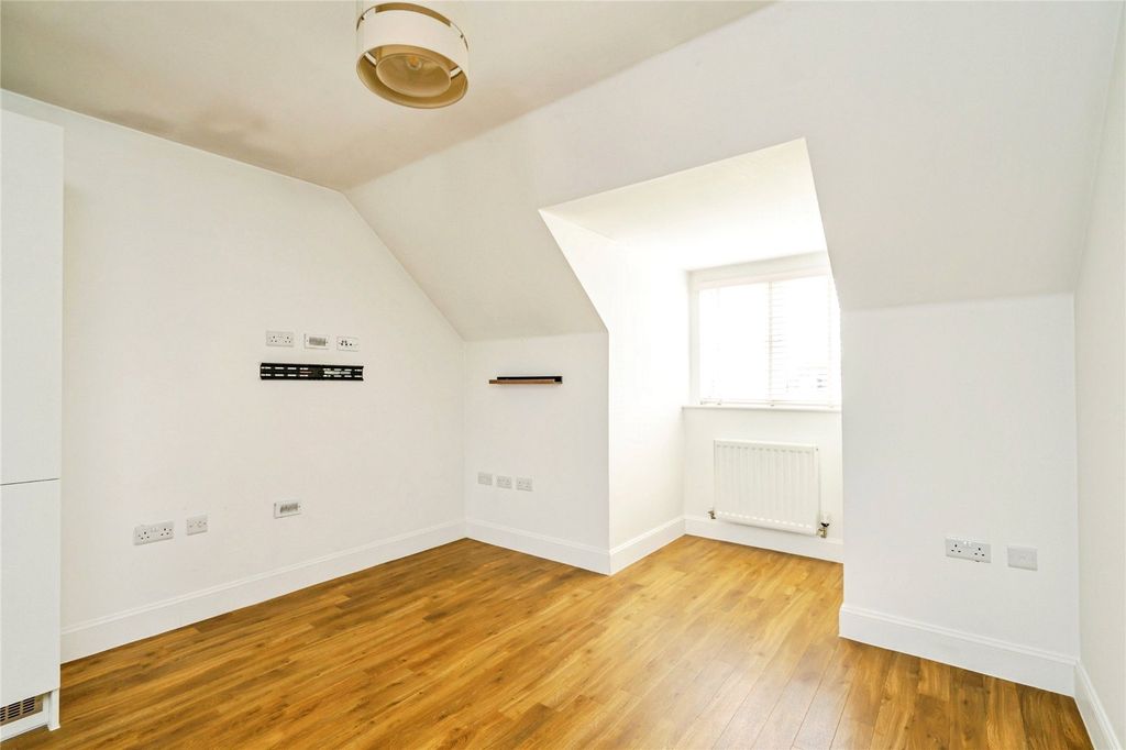 Property photo 3 of 17 Picture No. 70