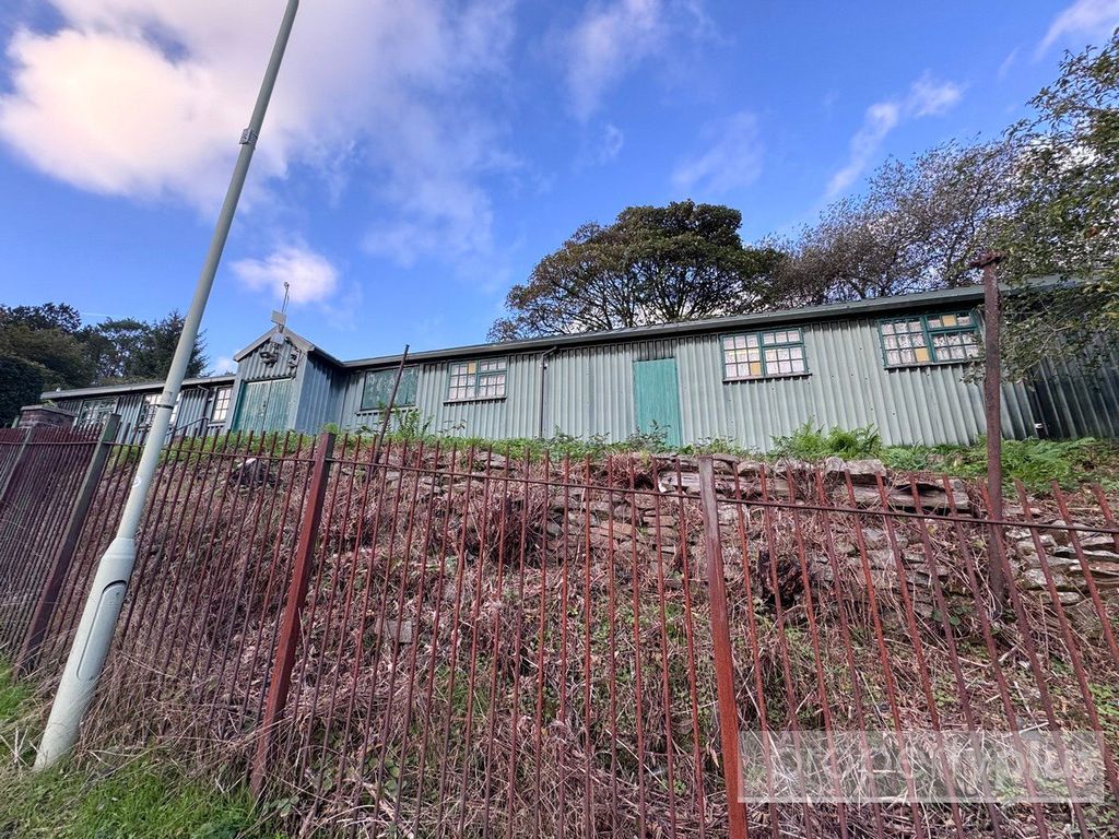 Property photo 3 of 22 Picture No. 02