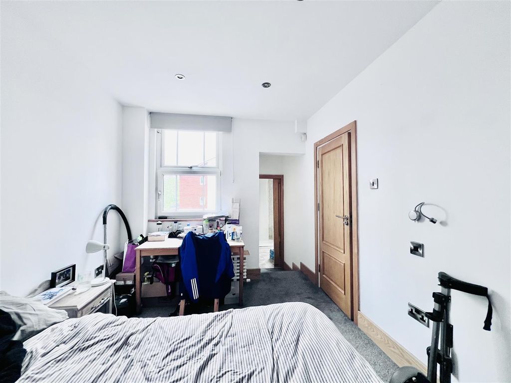 Property photo 2 of 16 Bedroom One