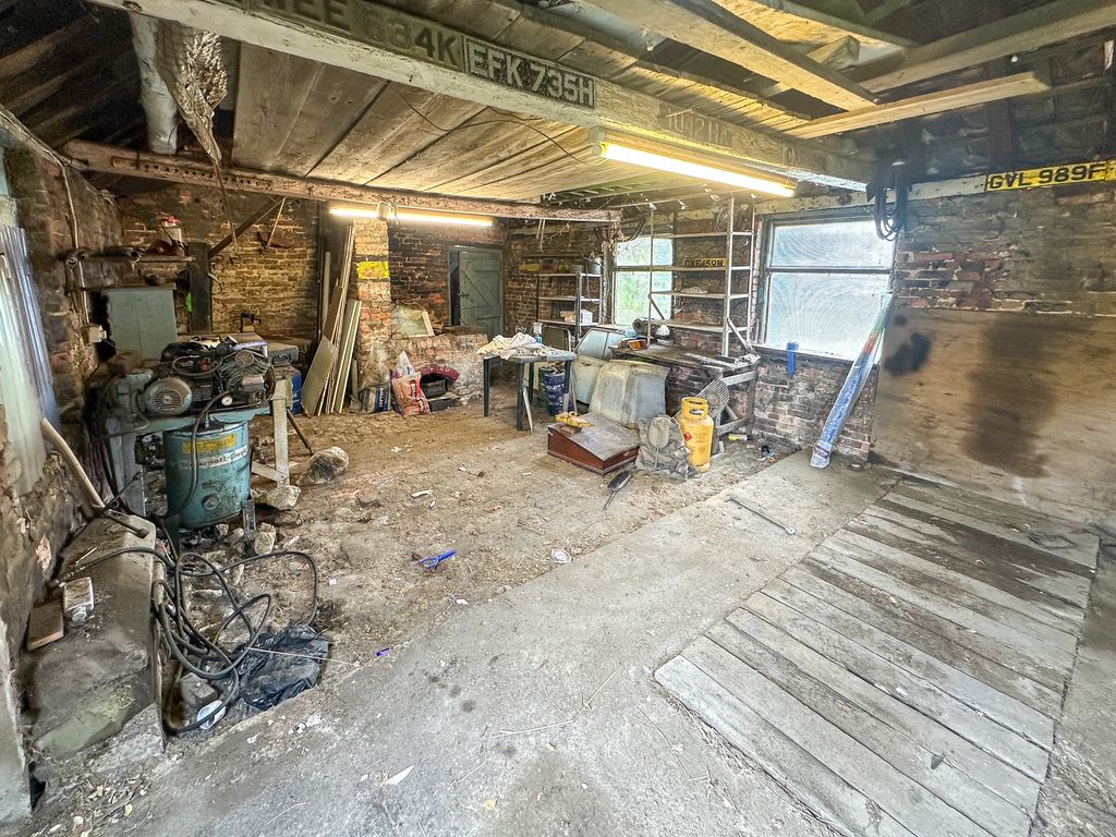 Property photo 2 of 6