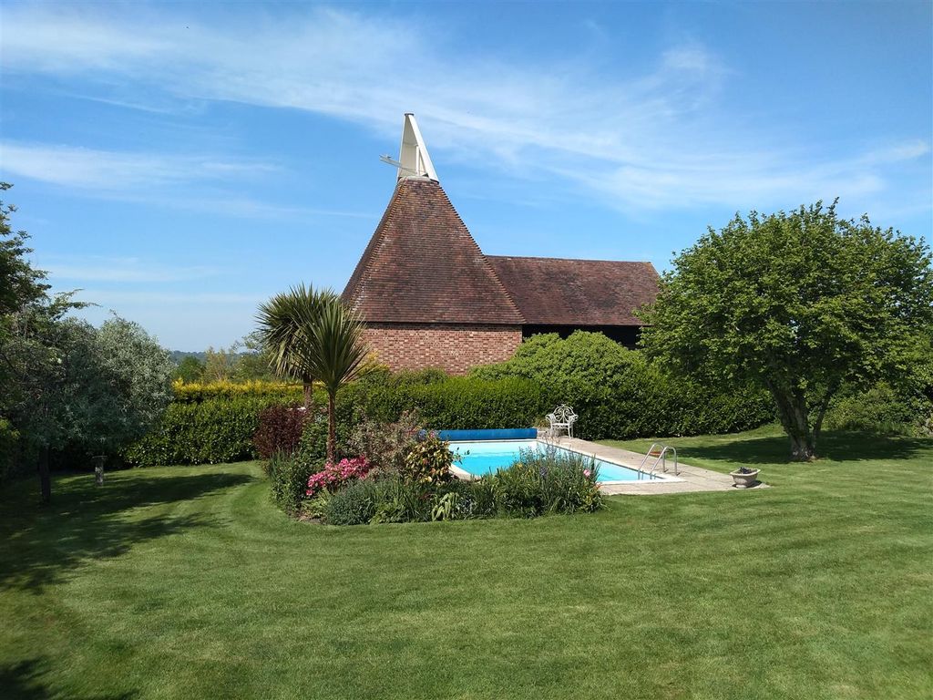 Property photo 2 of 28 Swimming Pool