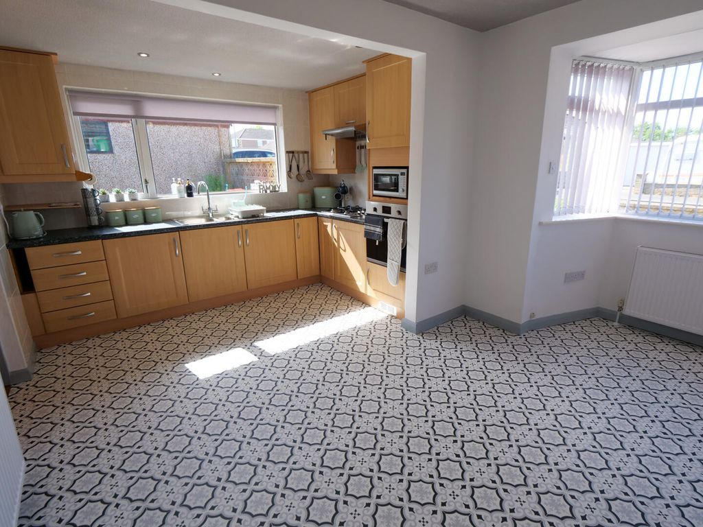 Property photo 2 of 16 Kitchen Diner