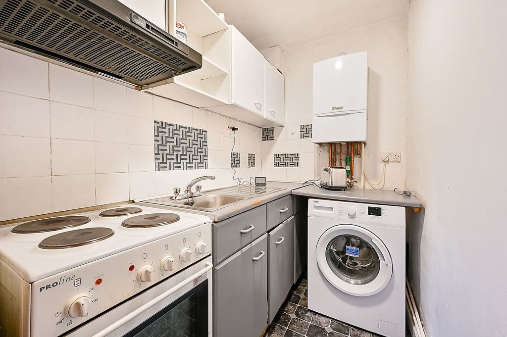 Property photo 3 of 5