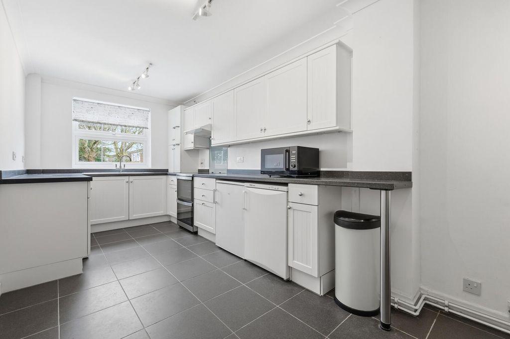 Property photo 3 of 28 Kitchen