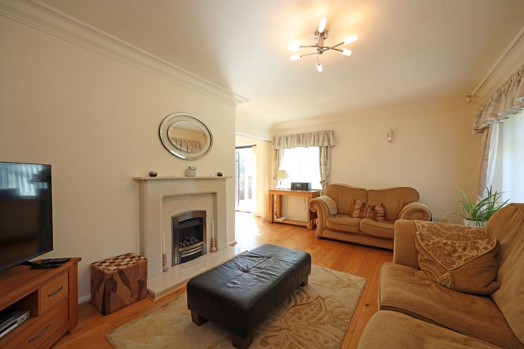 Property photo 2 of 29