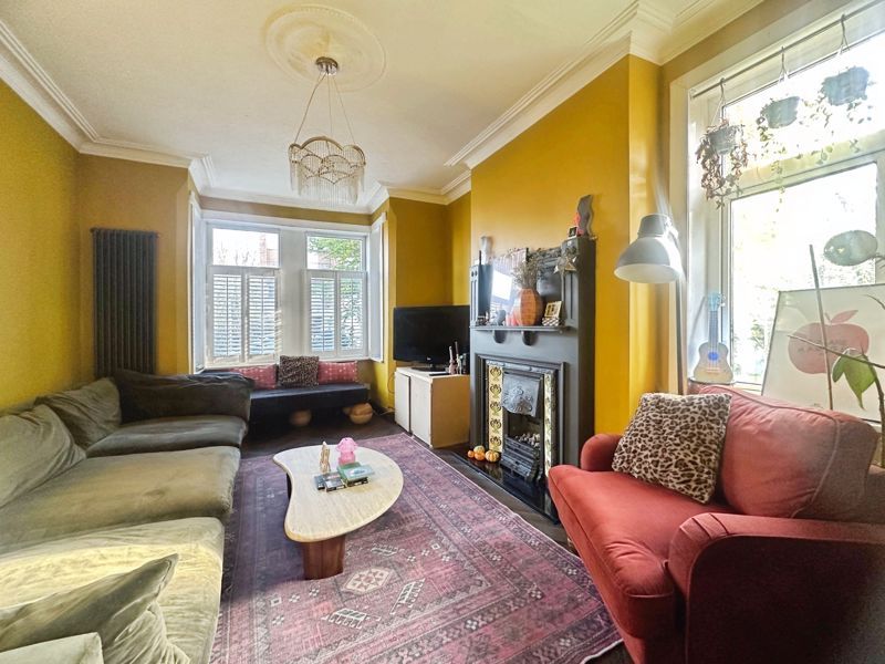 Property photo 3 of 26 Lounge