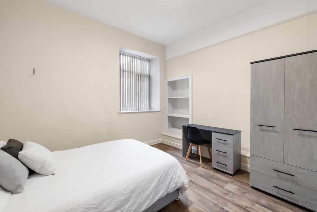 Property photo 2 of 7 0009