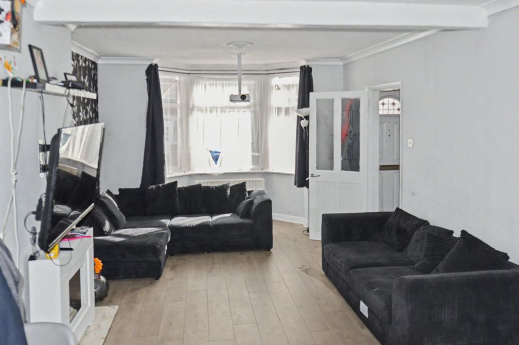 Property photo 2 of 19