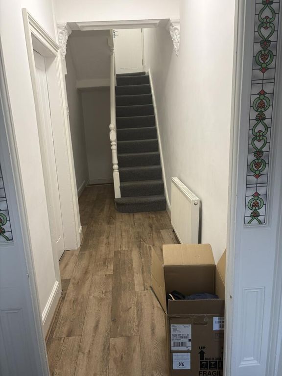 Property photo 2 of 21 Hallway