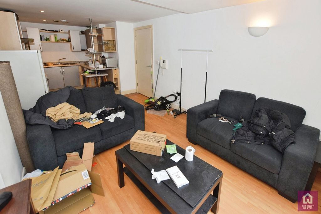 Property photo 3 of 17 Pbox-Img.Jpg