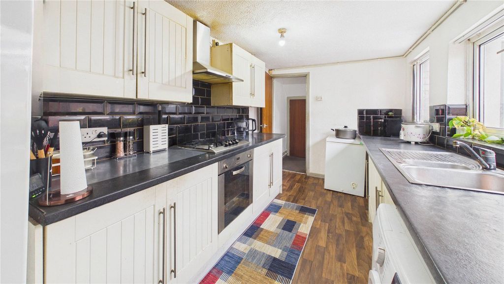 Property photo 3 of 6 Picture No. 02