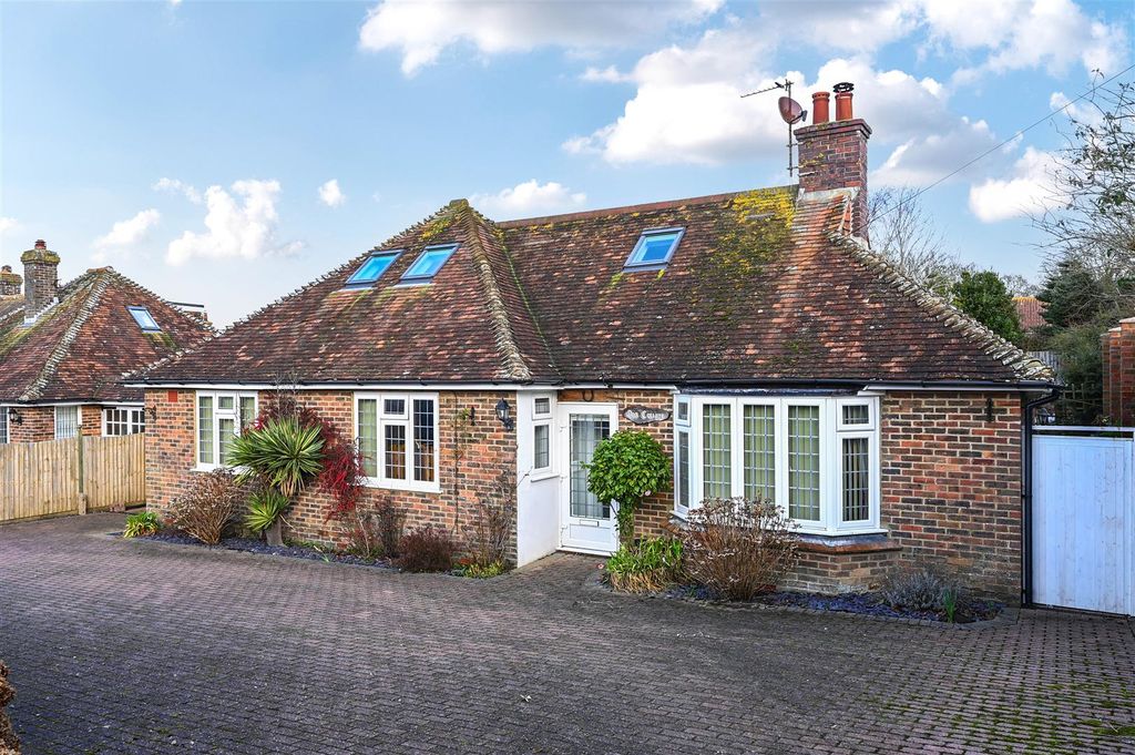 Property photo 1 of 26 Oak-Cottage-Maple-Avenue (11).Jpg