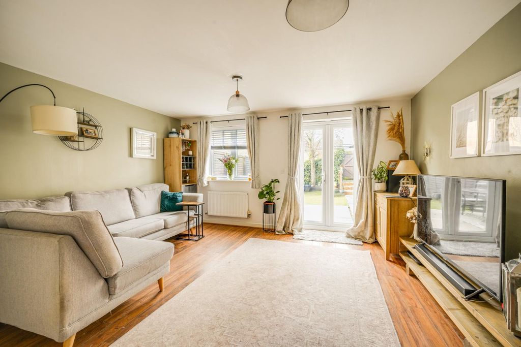 Property photo 2 of 21