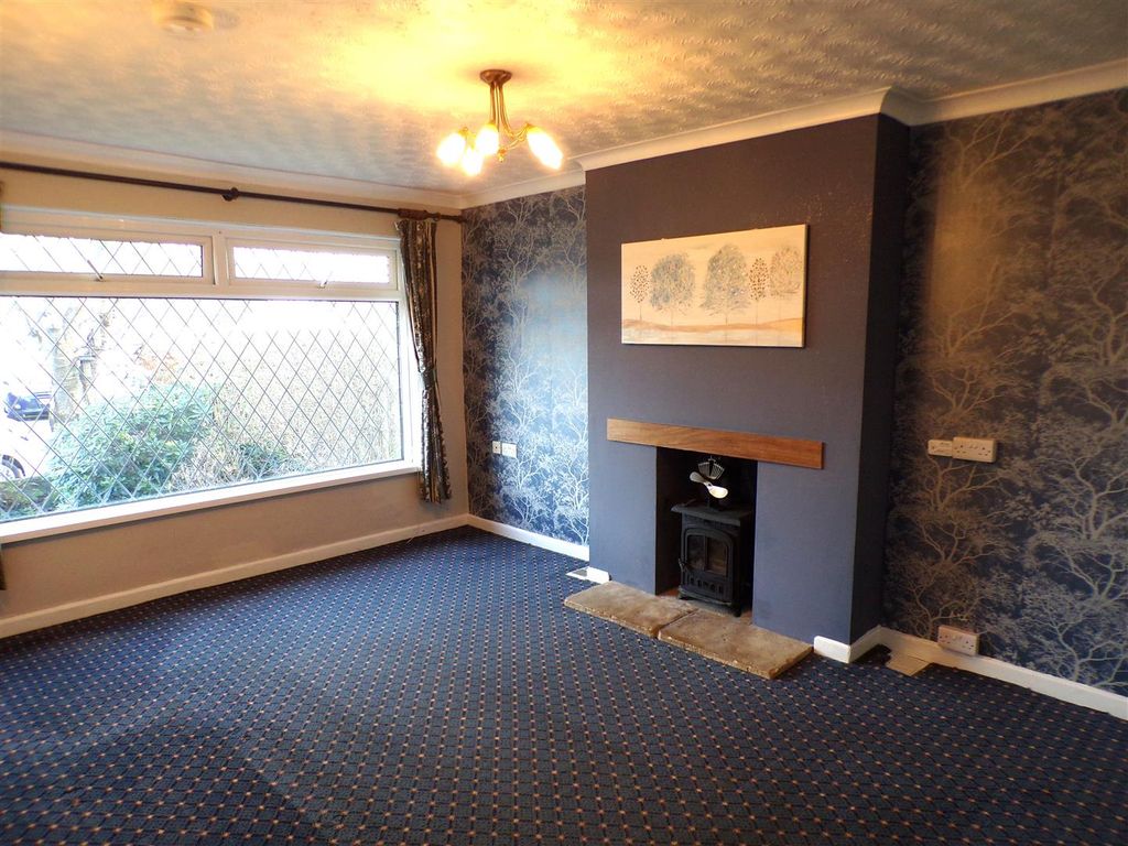 Property photo 3 of 13 Living Room.Jpg