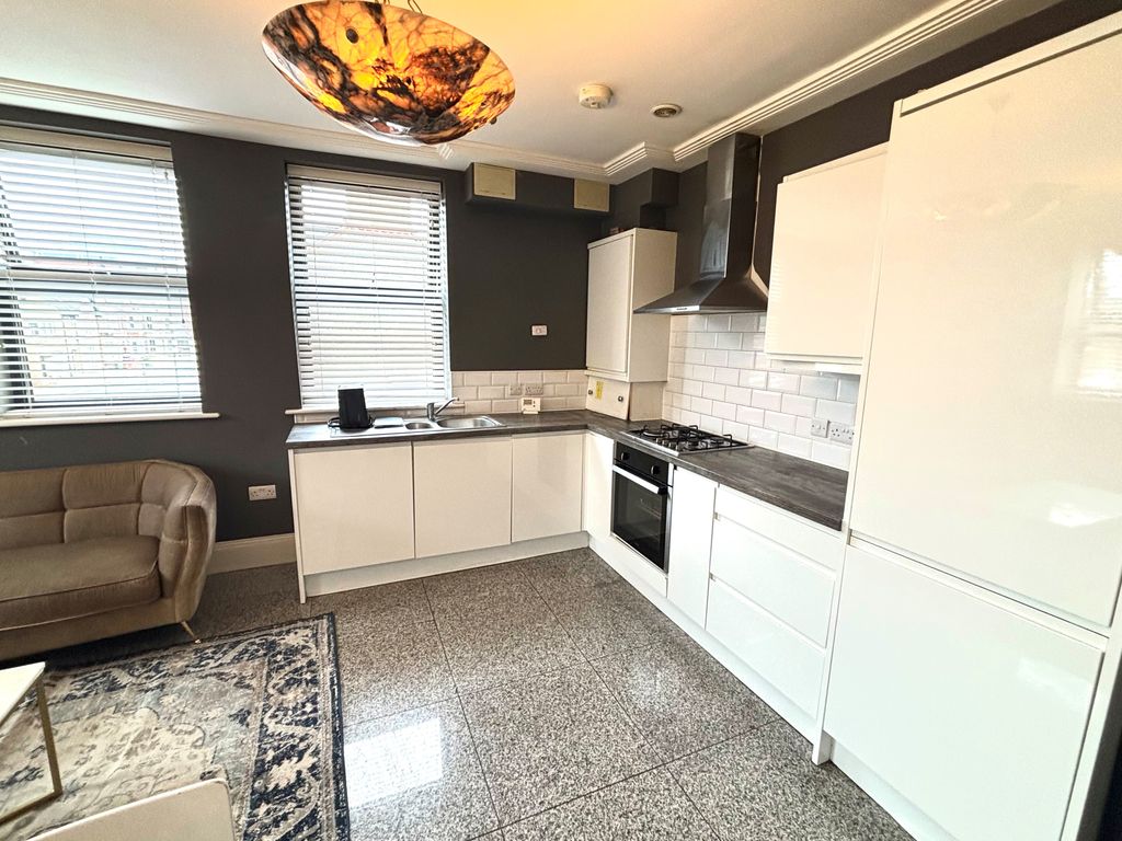 Property photo 2 of 7 Kitchen