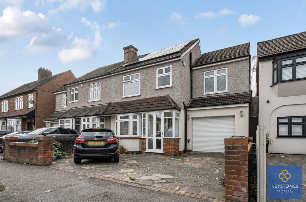 Property photo 2 of 20