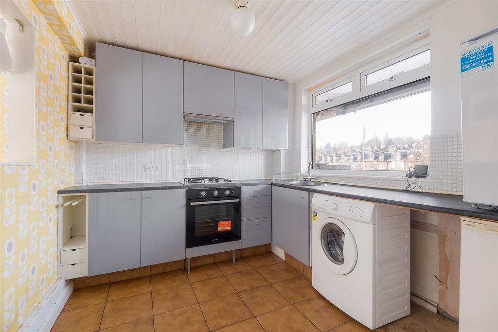 Property photo 3 of 12 Untitled (5 Of 12).Jpg