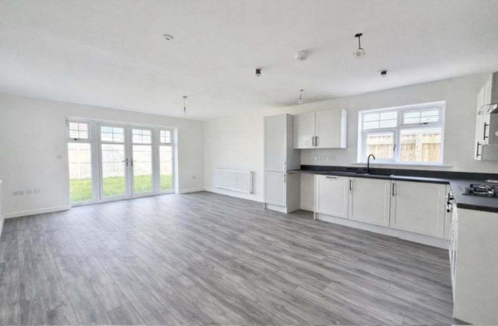 Property photo 2 of 16 Kitchen Diner Living