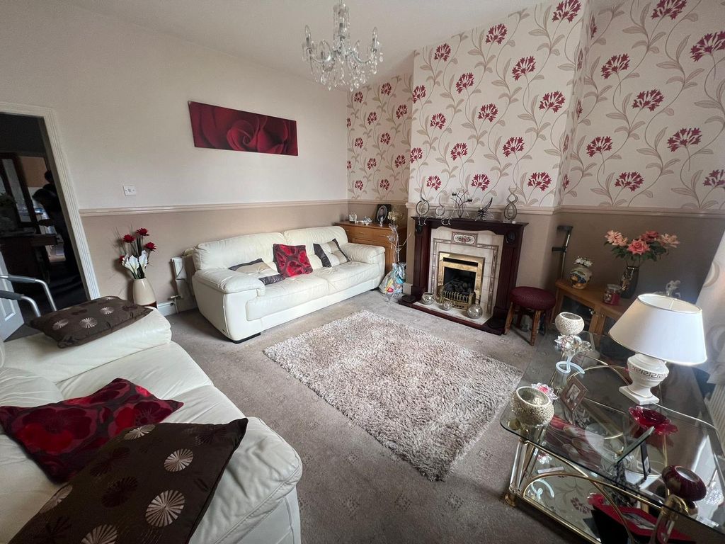 Property photo 2 of 9
