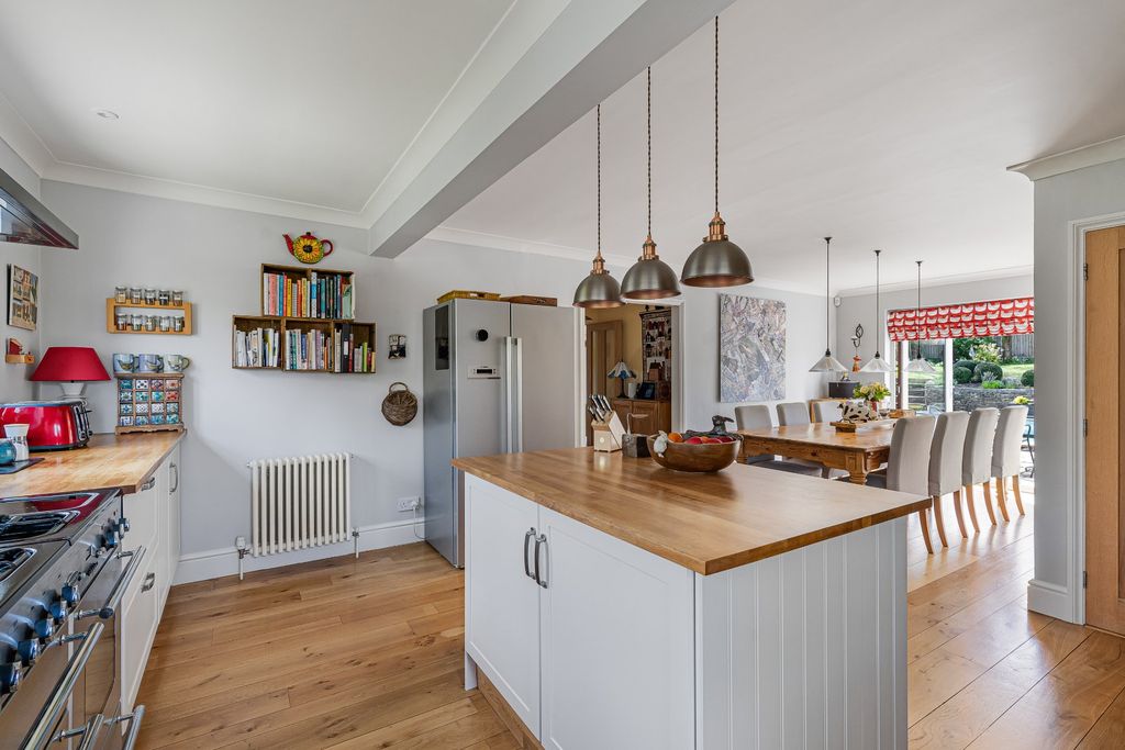 Property photo 2 of 33 Picture No. 03