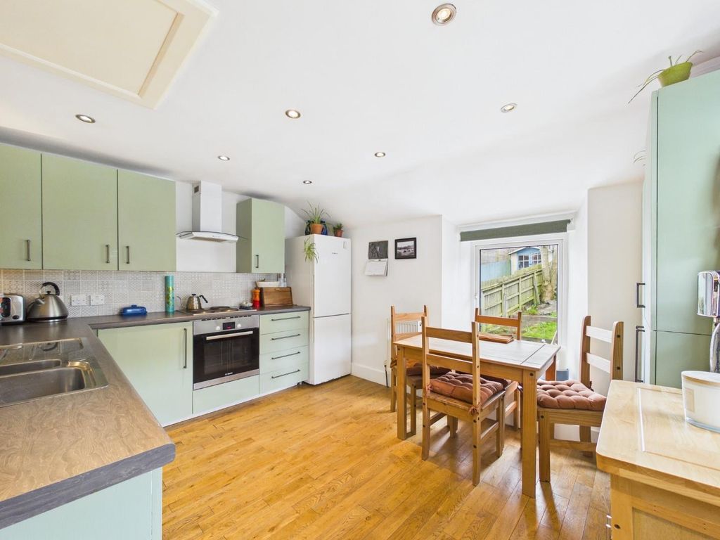 Property photo 2 of 31 Cam01576G0-Pr0353-Still016.Jpg