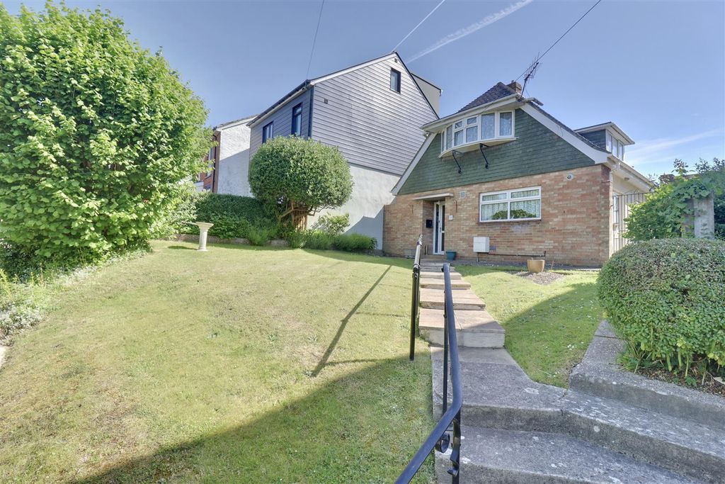 Property photo 1 of 30 CE7571Ca-8712-40F0-98CD-6Ff154Dbaccf_1_201_A.Jpeg