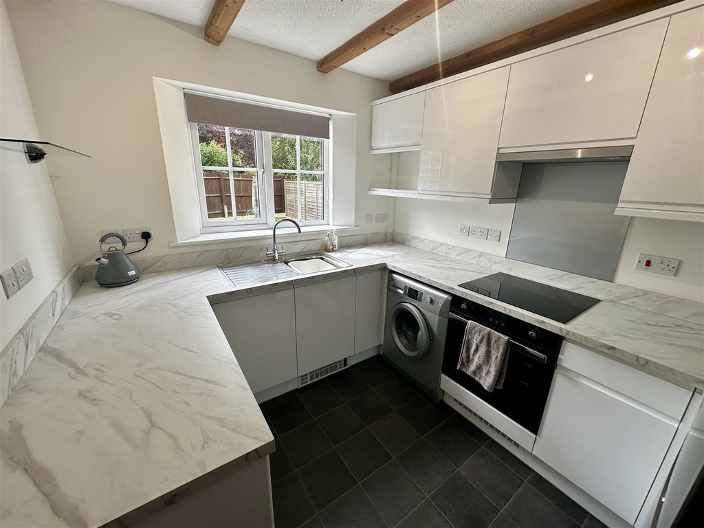 Property photo 2 of 26 Kitchen 1 Of 4