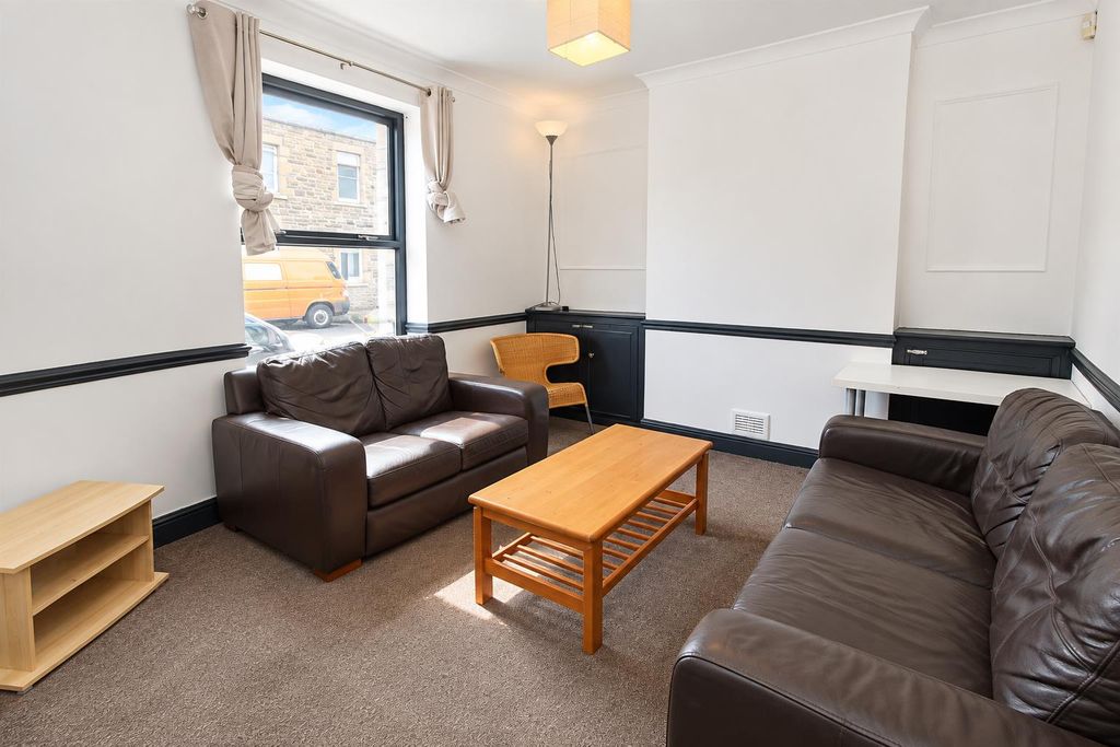 Property photo 3 of 17 96663774-2ee7-48E0-B5Dd-E10708Abeba1.Png