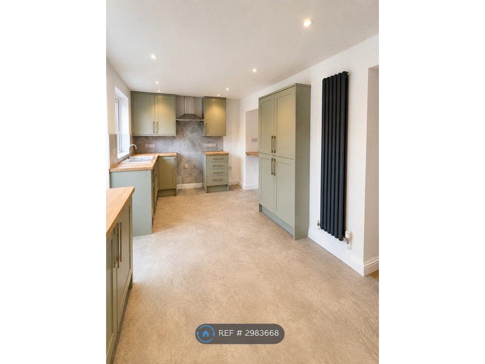 Property photo 2 of 28 Kitchen