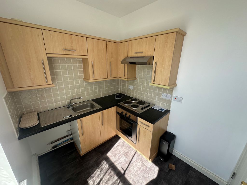 Property photo 3 of 5 Kitchen
