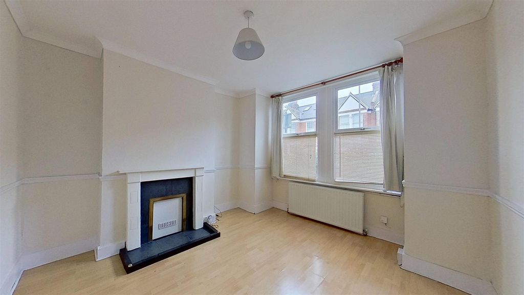 Property photo 2 of 13 116-Penwith-Road-10082025_222538.Jpg