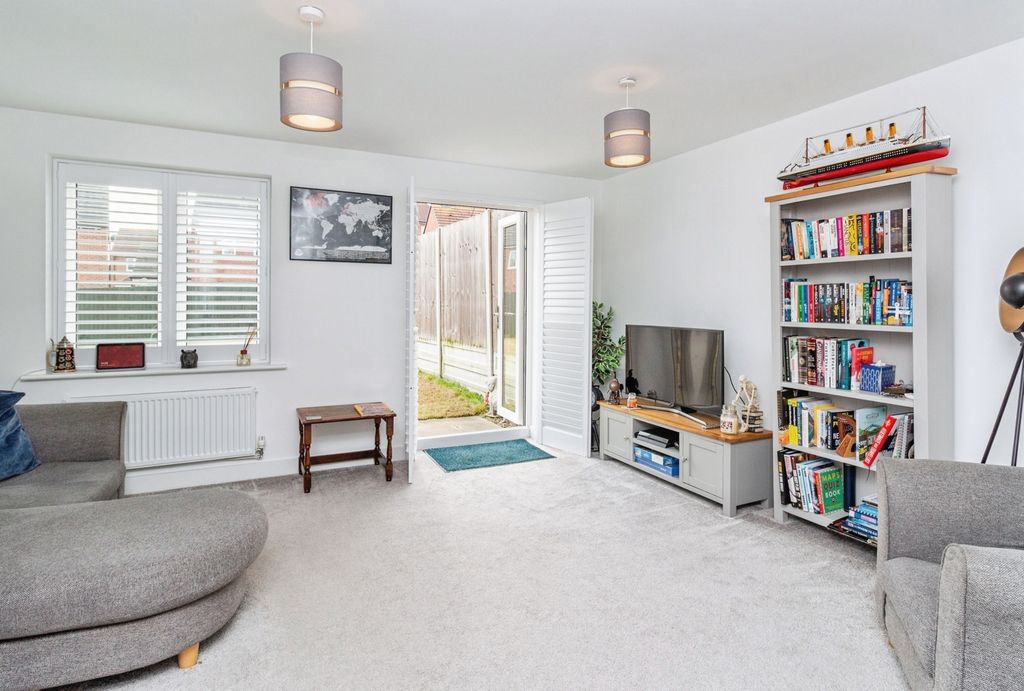 Property photo 2 of 12 Living Room