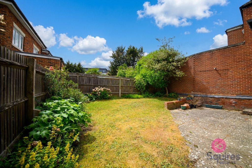 Property photo 2 of 26