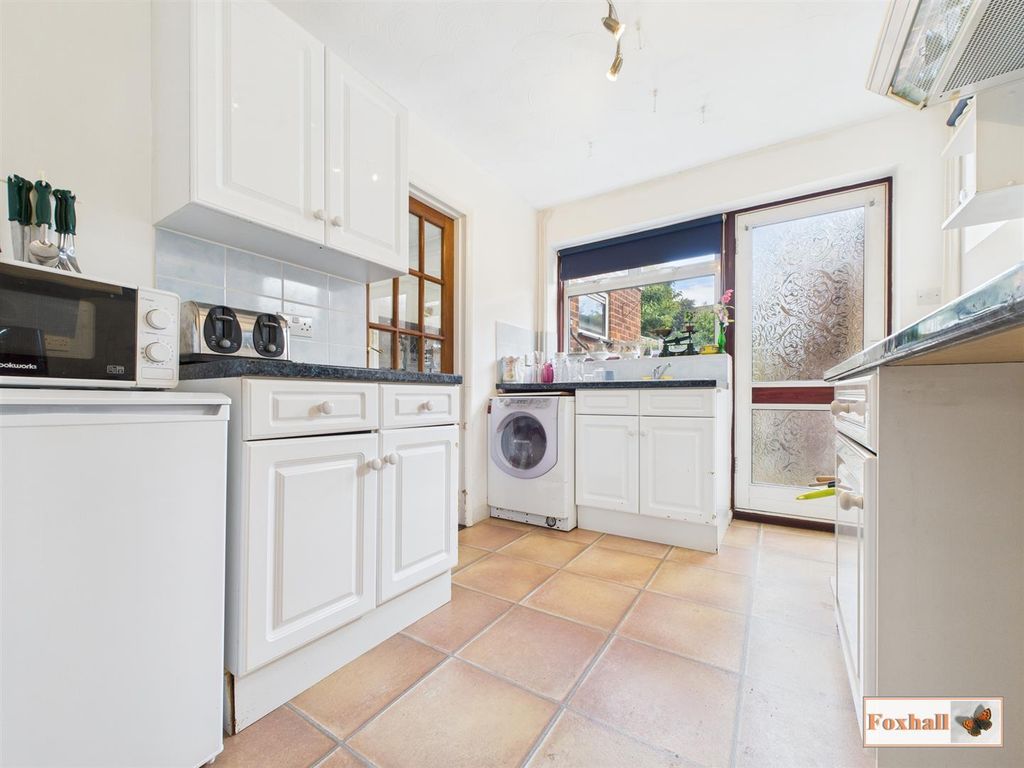Property photo 2 of 17 Kitchen