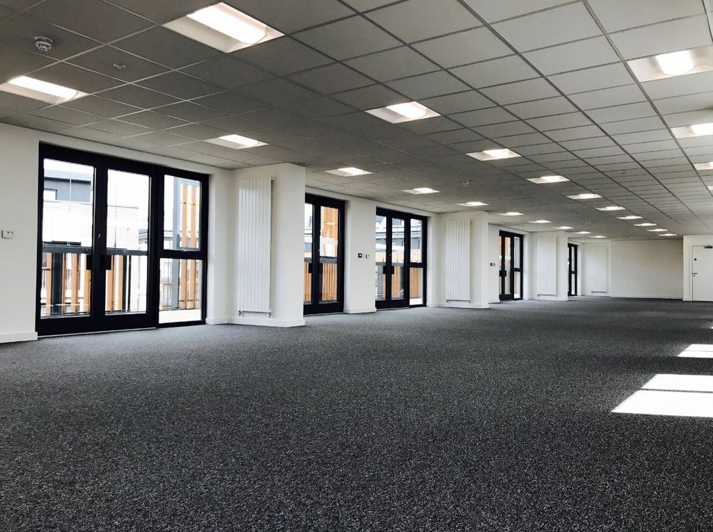 Property photo 3 of 15 Large Office Space_3.Jpg