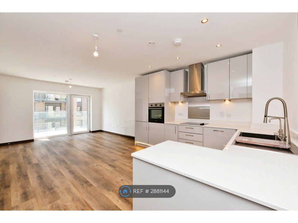 Property photo 2 of 17 Kitchen / Living Room