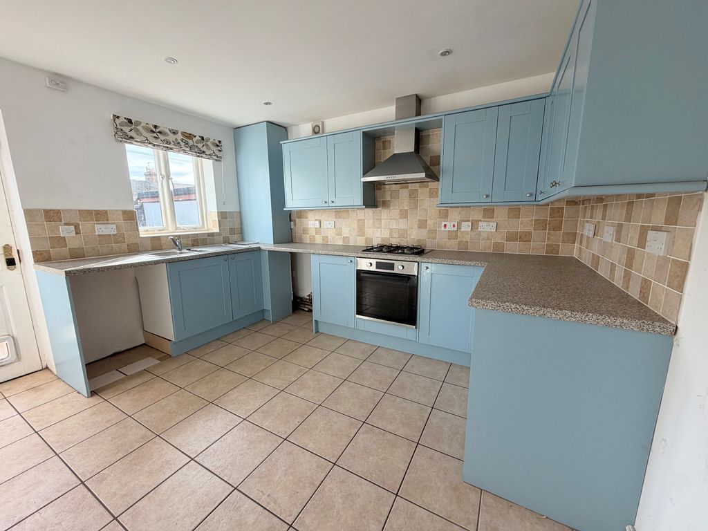 Property photo 2 of 19 Kitchen