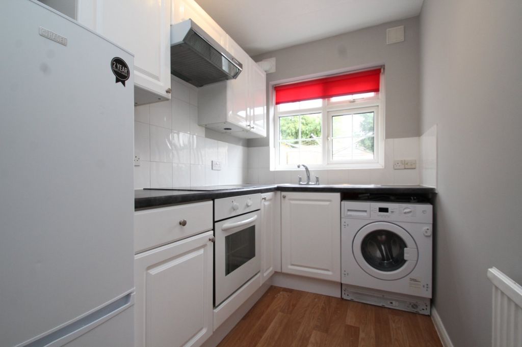 Property photo 2 of 6 Photo 06