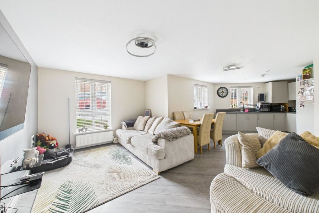 Property photo 2 of 8 Picture No. 05