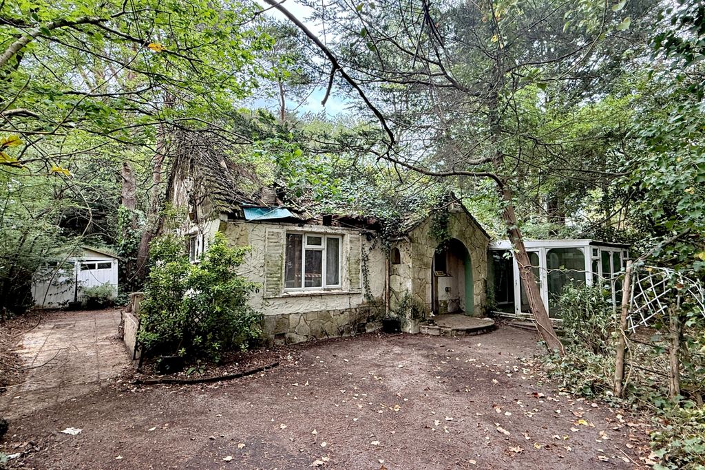 Property photo 1 of 10 Detached Bungalow
