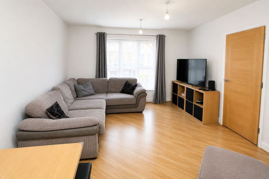 Property photo 2 of 7
