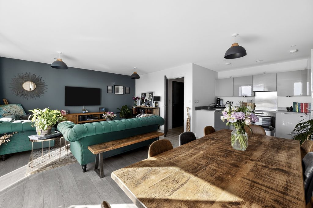 Property photo 2 of 20 Open Plan Living