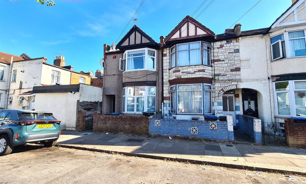 Property photo 1 of 11