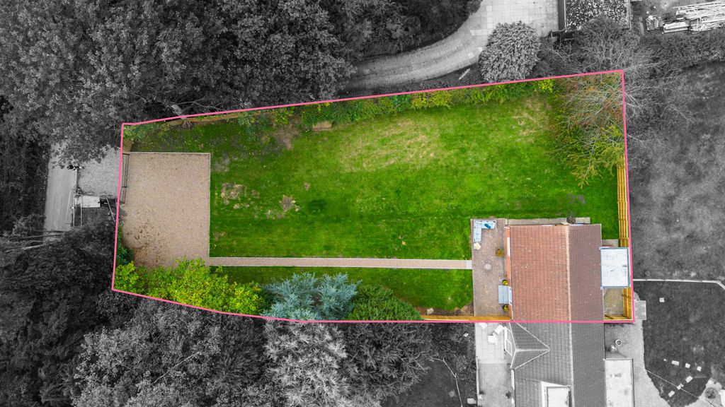 Property photo 2 of 27 Hollybank6