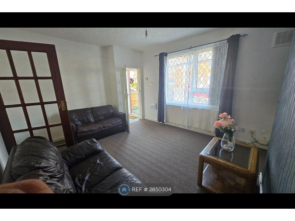 Property photo 2 of 35