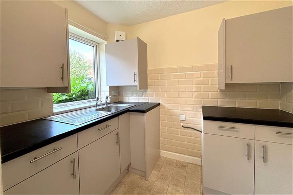 Property photo 1 of 15 (Main)