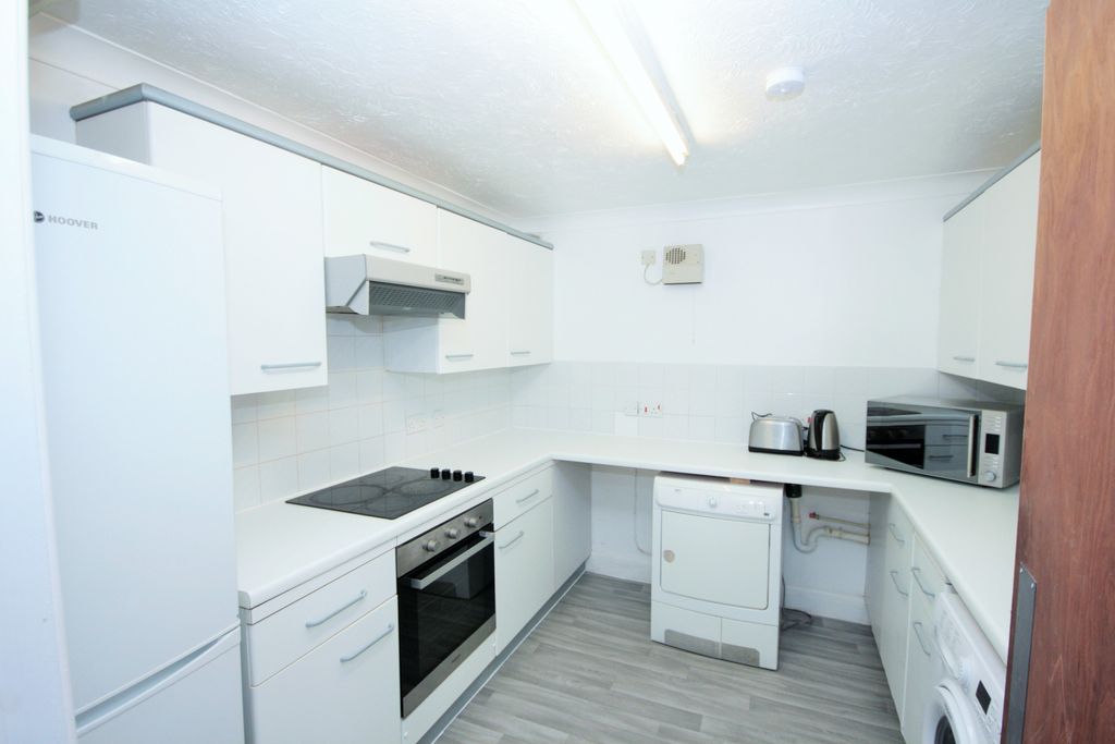 Property photo 2 of 14 Kitchen