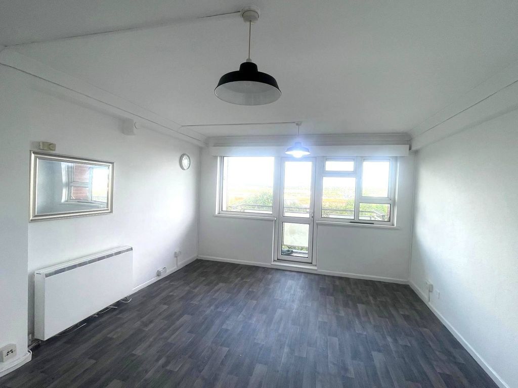 Property photo 2 of 13 Gallery