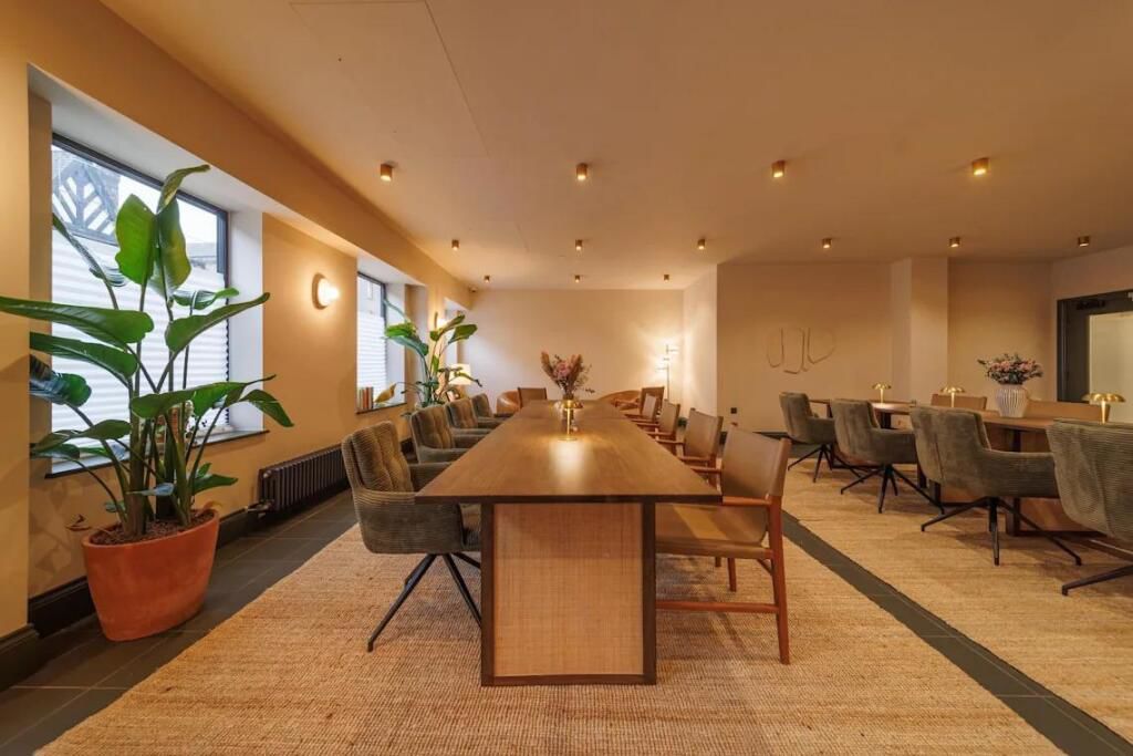 Property photo 2 of 7 Social Lounge