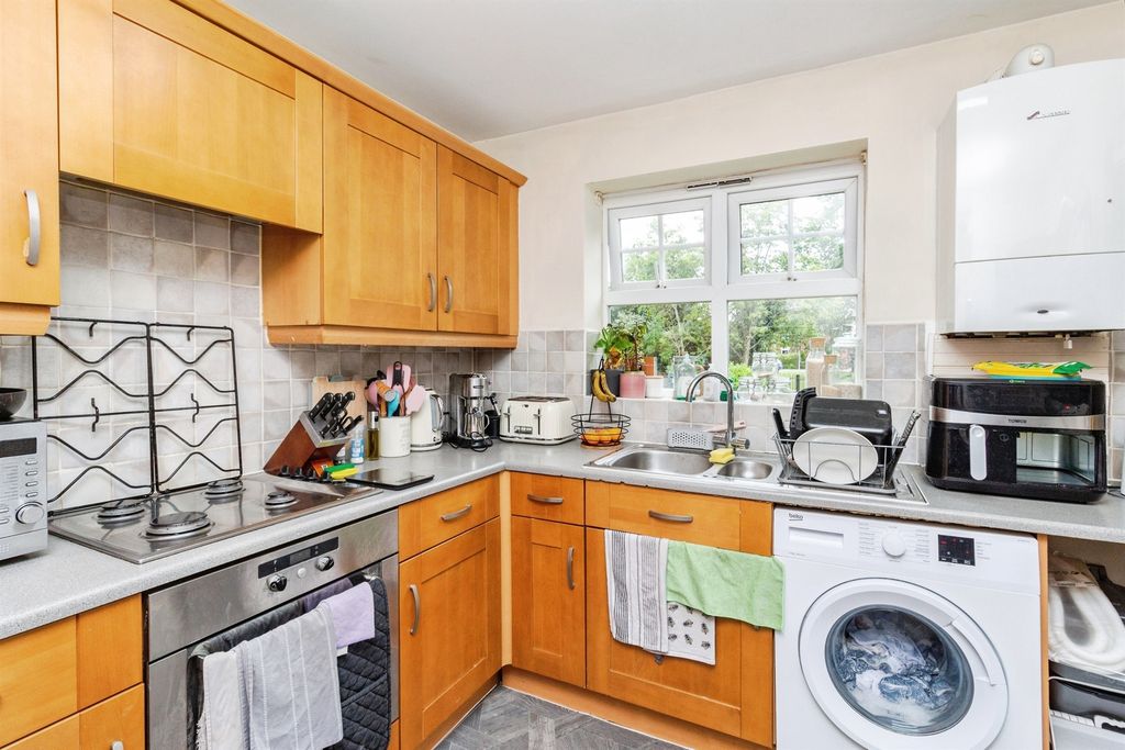 Property photo 3 of 17
